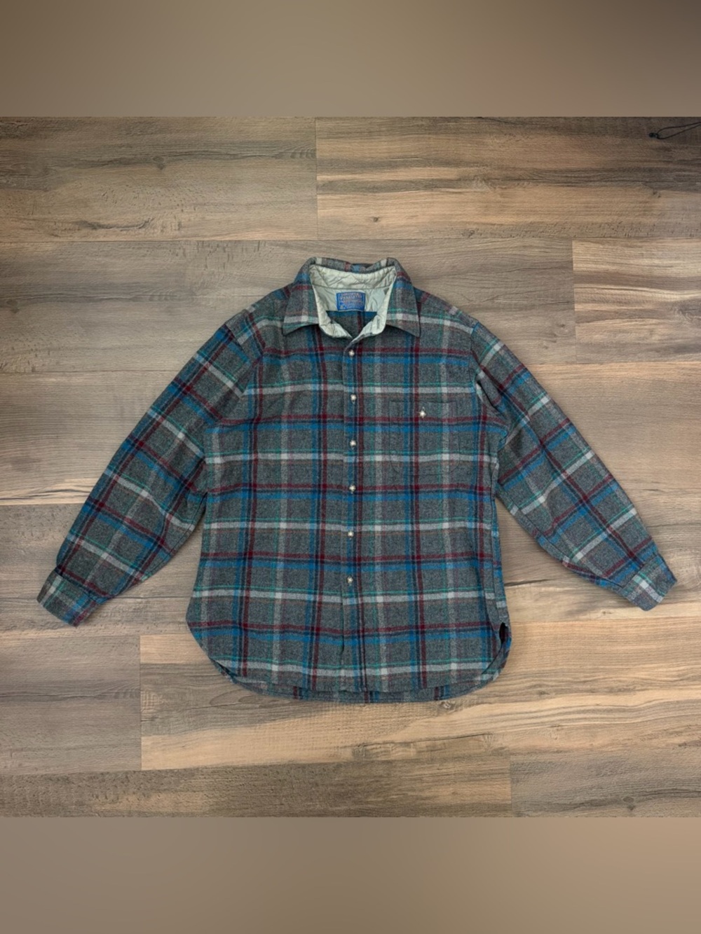 Vintage Pendleton Men's Grey Blues Red Plaid Wool Flannel Shirt Size Large